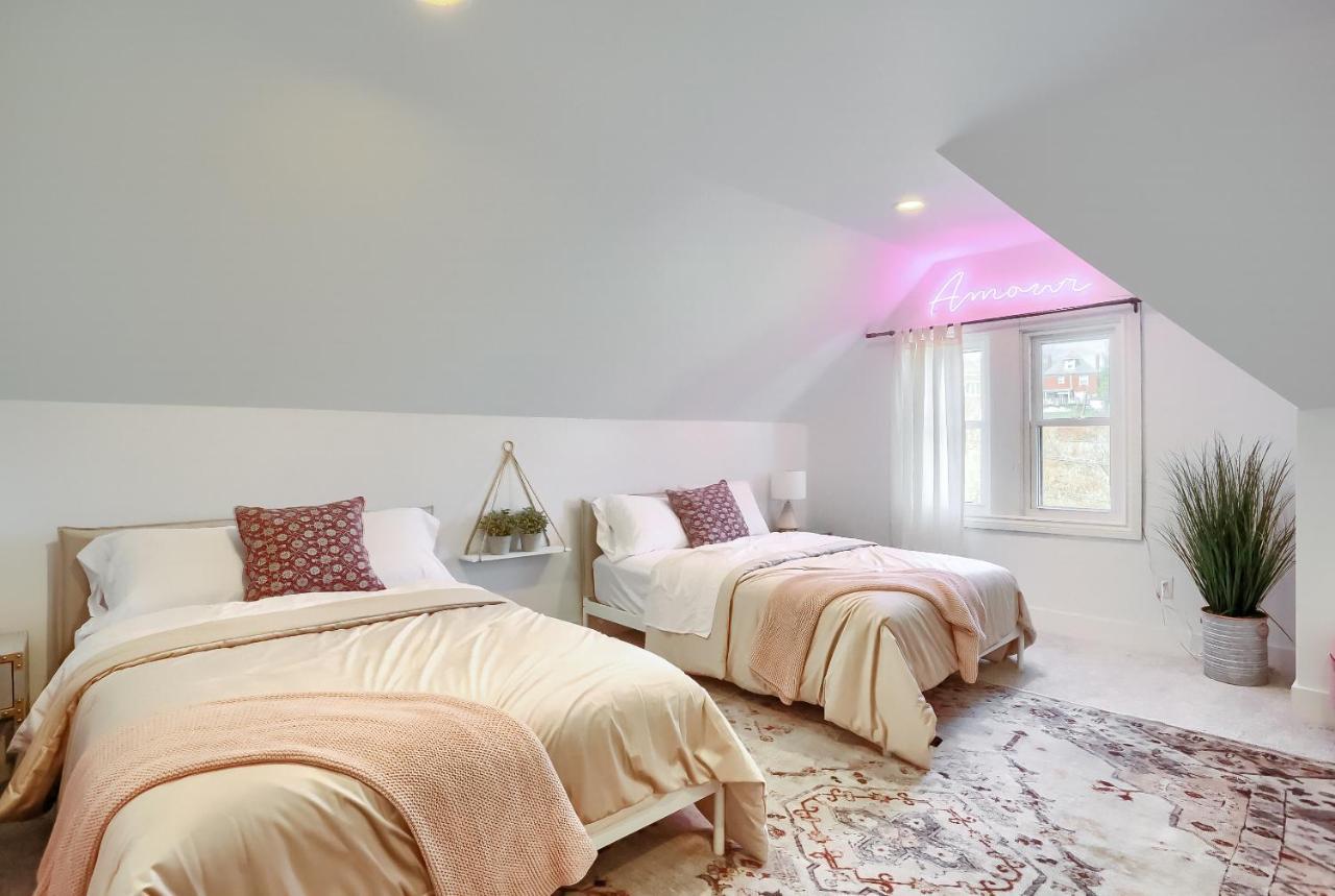 Newly Renovated Victorian Gem Perfect Space For Family Vacations! Pittsburgh Dış mekan fotoğraf